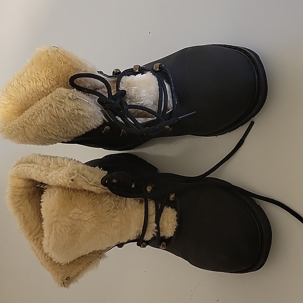 Girls boots